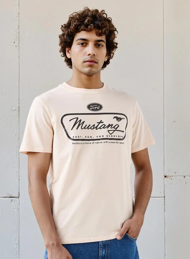 اس بي كاركترز تيشيرت رجالي بطباعة فورد موستانج بياقة دائرية وأكمام قصيرة